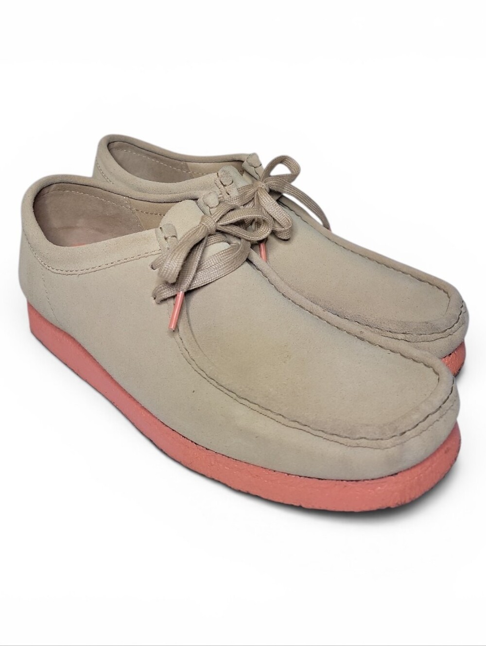 Clarks Wallabees Clasdic Casual Suede Moc Toe Shoe in Taupe with Coral Sole